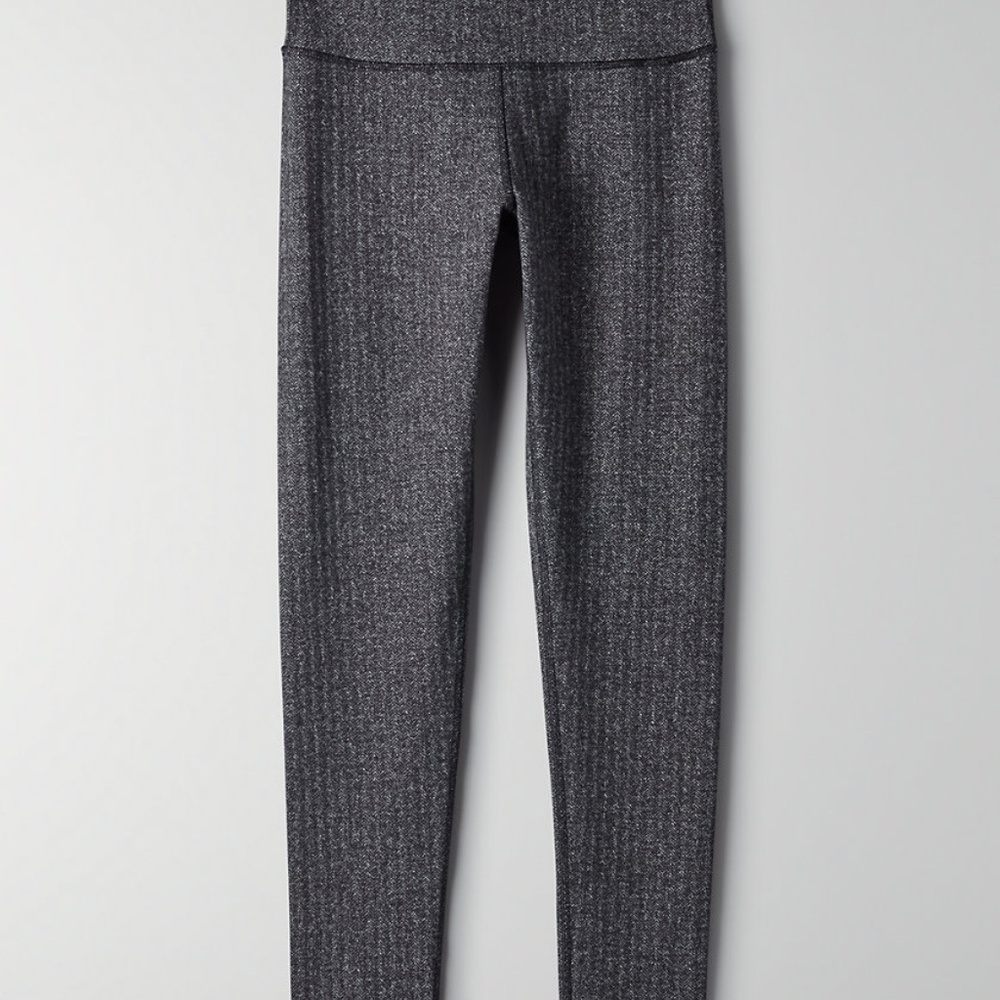 Aritzia TNA Black Heather 7/8 Leggings Medium